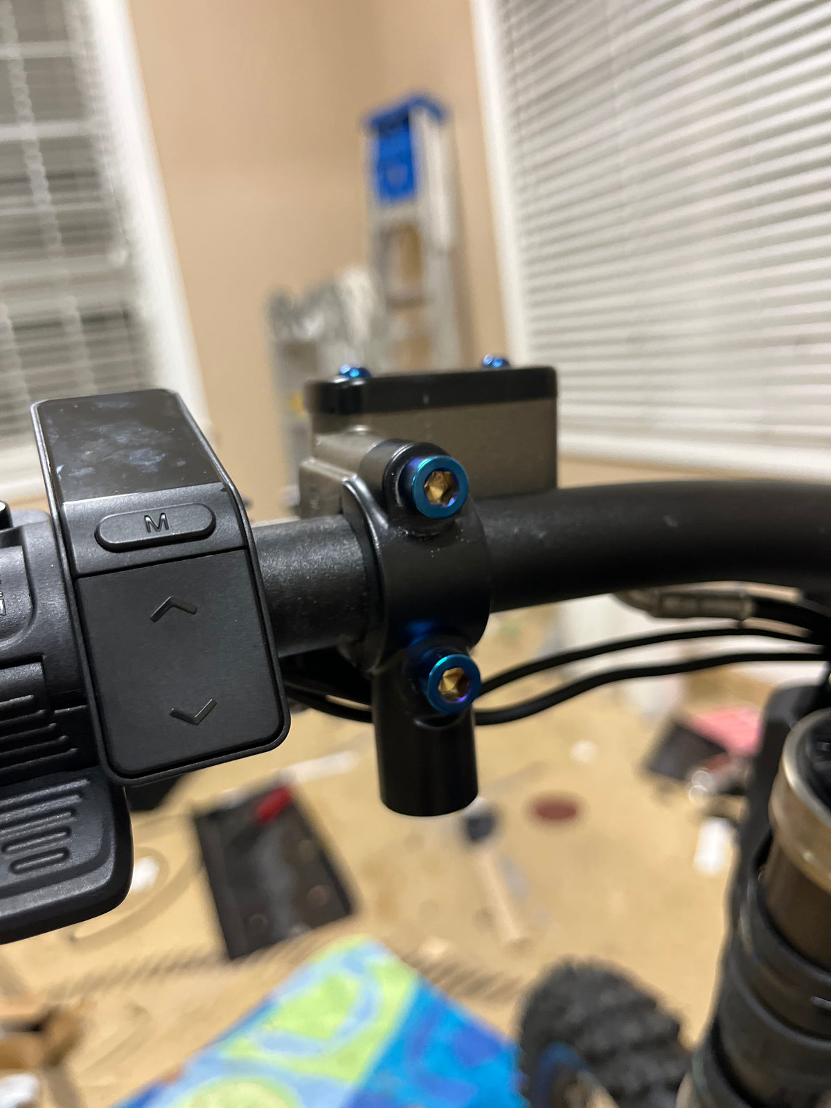 Ultra Bee Brake Mount (Set of 2)